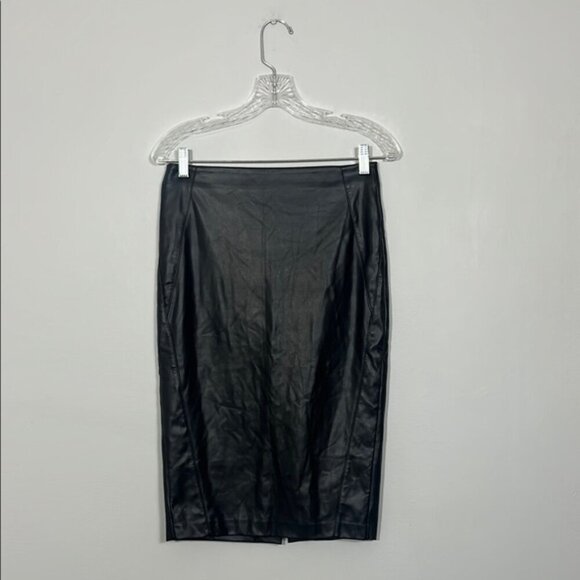 Reitmans Elegant Black faux Leather Skirt size 4 - Picture 2 of 5